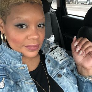 Meet your Posher, Angie